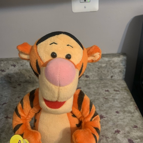 1997 Vintage Tigger Plush Toy GUC “As Is” - Picture 2 of 10